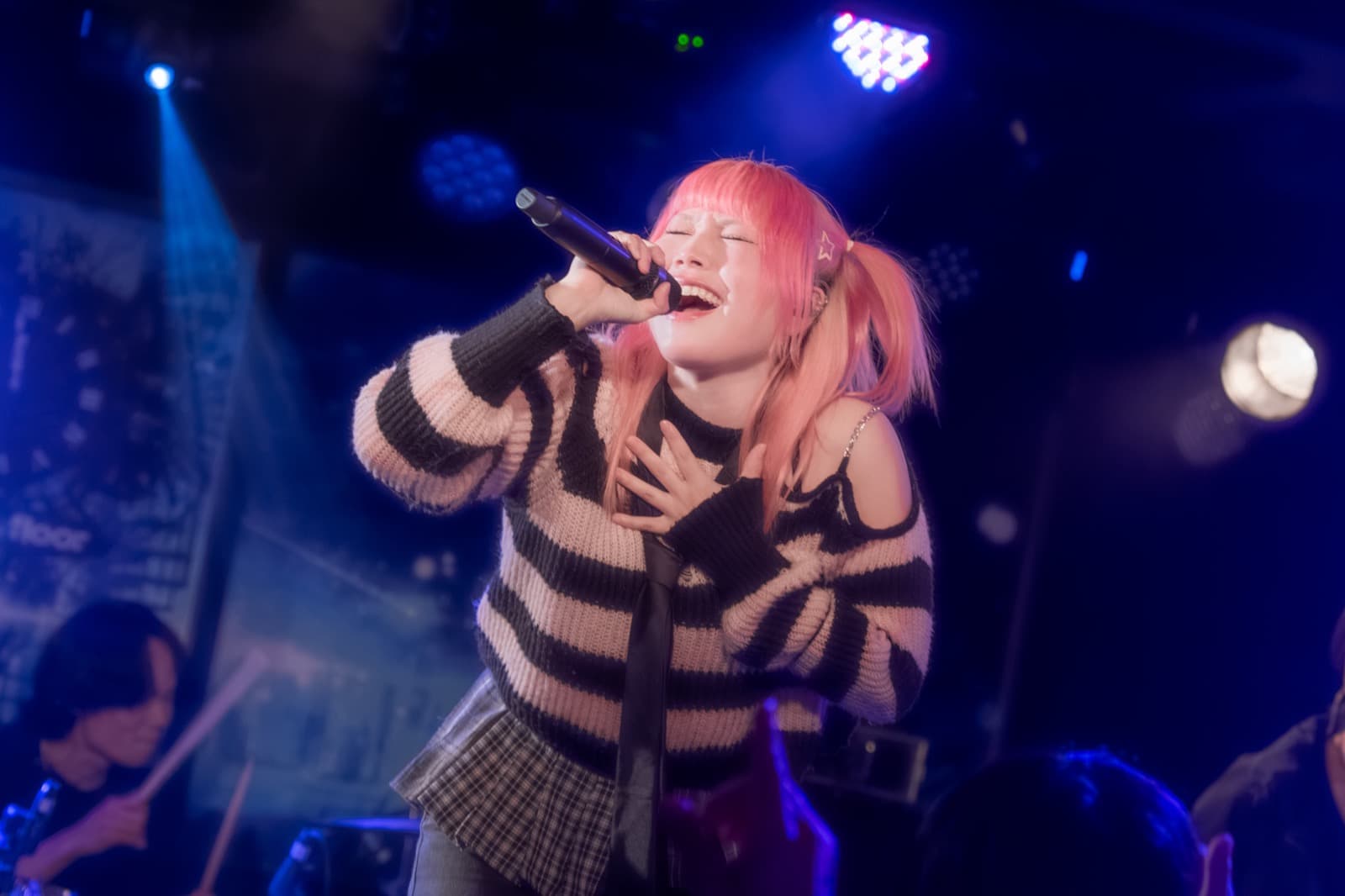 2026年10月15日 赤坂 navey floor AKASAKA でライブをする SHE IS LIGHT